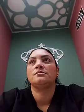 tiffany Johnson1 online show from November 11, 2025, 4:40 pm