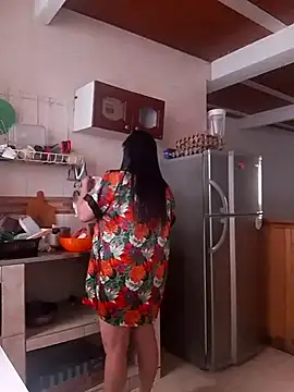 tiffany Johnson1 online show from November 14, 2025, 1:10 pm