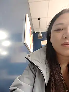 Lovelyanan online show from March 4, 2026, 12:00 pm