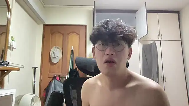 Passionatetwink2 online show from April 10, 2026, 4:55 pm