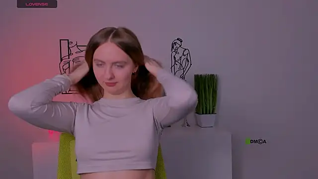 Snapshot of mila_glow1 chatting on October 1, 2025, 7:31 pm mila glow1 online show from October 1, 2025, 7:31 pm