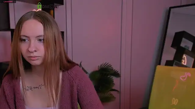 Snapshot of mila_glow1 chatting on October 3, 2025, 8:33 am mila glow1 online show from October 3, 2025, 8:33 am