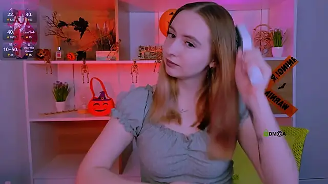 Snapshot of mila_glow1 chatting on October 30, 2025, 8:31 pm mila glow1 online show from October 30, 2025, 8:31 pm