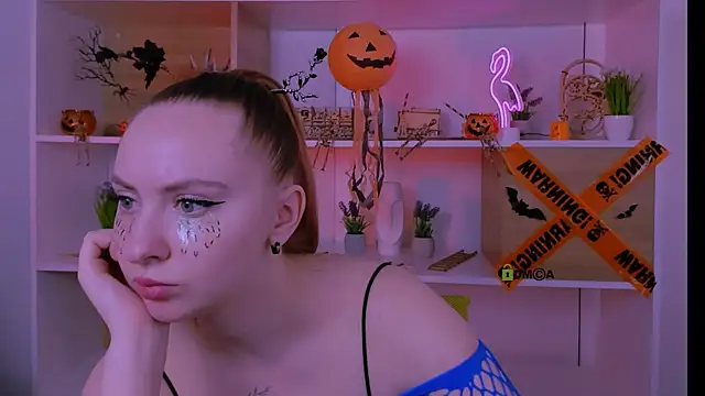 Snapshot of mila_glow1 chatting on November 2, 2025, 9:22 am mila glow1 online show from November 2, 2025, 9:22 am