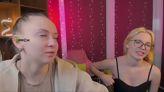 Snapshot of mila_glow1 chatting on November 10, 2025, 5:50 am mila glow1 online show from November 10, 2025, 5:50 am