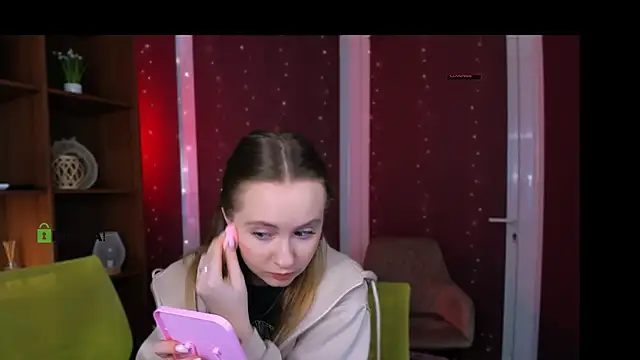 Snapshot of mila_glow1 chatting on November 27, 2025, 7:27 pm mila glow1 online show from November 27, 2025, 7:27 pm