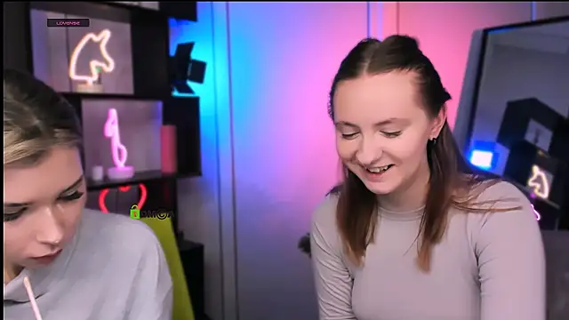 Snapshot of mila_glow1 chatting on December 4, 2025, 7:55 pm mila glow1 online show from December 4, 2025, 7:55 pm