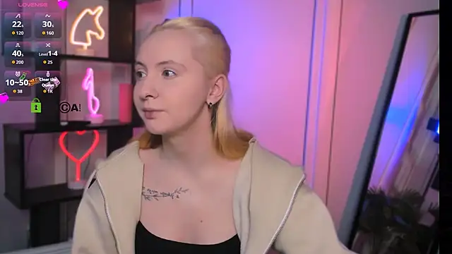 Snapshot of mila_glow1 chatting on December 14, 2025, 7:29 pm mila glow1 online show from December 14, 2025, 7:29 pm