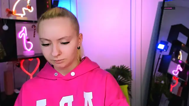 Snapshot of mila_glow1 chatting on January 8, 2026, 7:27 pm mila glow1 online show from January 8, 2026, 7:27 pm