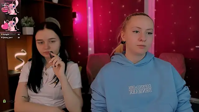 Snapshot of mila_glow1 chatting on February 5, 2026, 9:25 am mila glow1 online show from February 5, 2026, 9:25 am