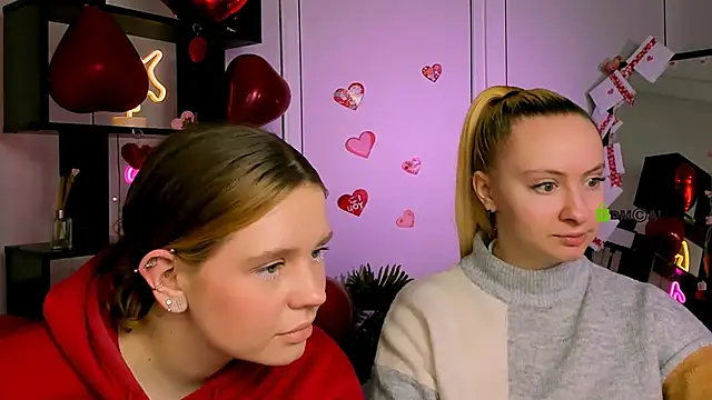 Snapshot of mila_glow1 chatting on February 16, 2026, 7:21 pm mila glow1 online show from February 16, 2026, 7:21 pm