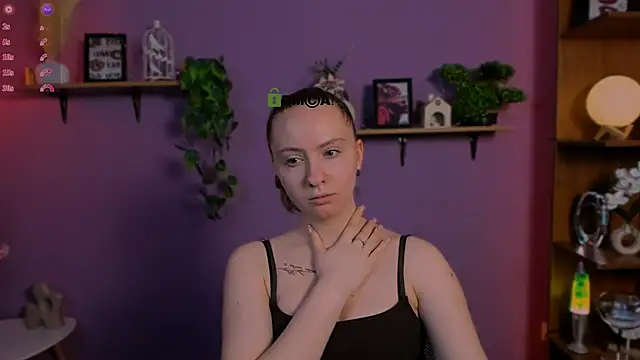 mila glow1 online show from April 7, 2026, 11:43 am