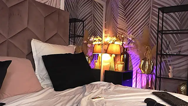 EvaRhea online show from March 19, 2026, 4:16 am