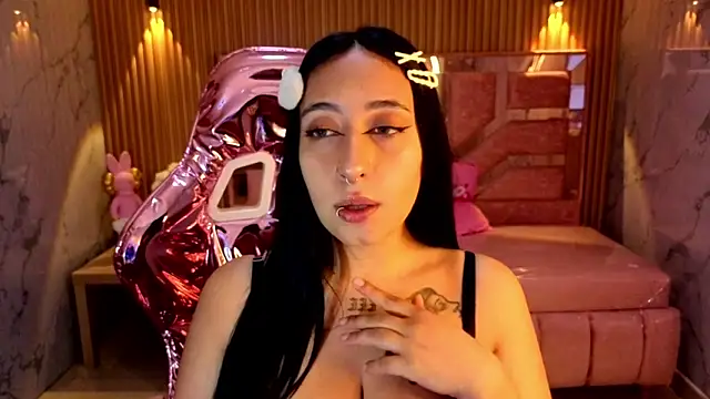 m eris s online show from October 4, 2025, 1:31 pm