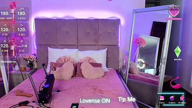 Nicole Bond online show from October 12, 2025, 5:17 am