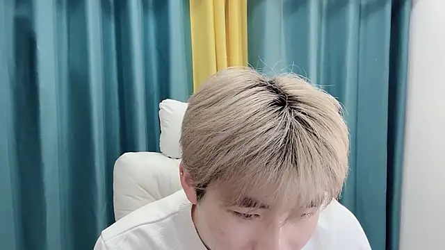 xiaoyang5200 online show from February 25, 2026, 1:43 pm