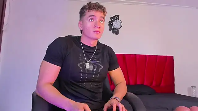 Snapshot of paull_george chatting on October 6, 2025, 2:25 pm paull george online show from October 6, 2025, 2:25 pm