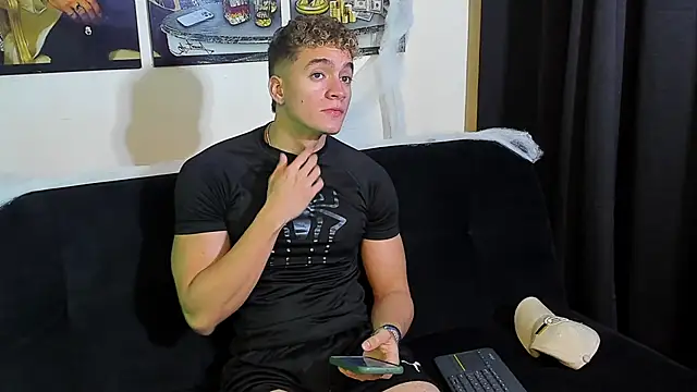 Snapshot of paull_george chatting on October 18, 2025, 5:32 am paull george online show from October 18, 2025, 5:32 am