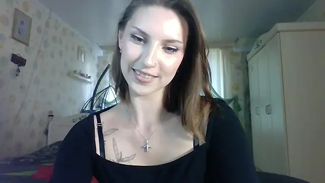 RuxaShade online show from September 29, 2025, 12:21 pm