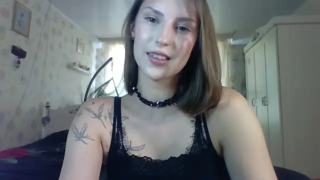 RuxaShade online show from October 7, 2025, 11:18 am