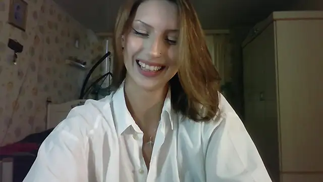 RuxaShade online show from October 14, 2025, 11:22 am