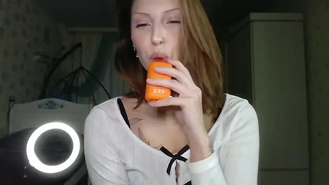 RuxaShade online show from November 27, 2025, 12:18 pm