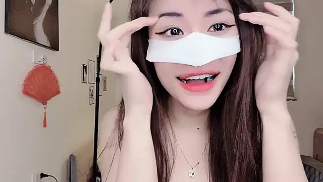 Snapshot of MaiLiiil chatting on September 14, 2025, 4:22 am MaiLiiil online show from September 14, 2025, 4:22 am