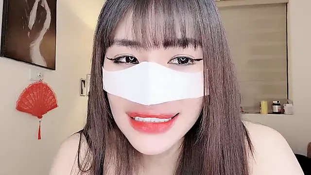 Snapshot of MaiLiiil chatting on October 9, 2025, 3:54 pm MaiLiiil online show from October 9, 2025, 3:54 pm