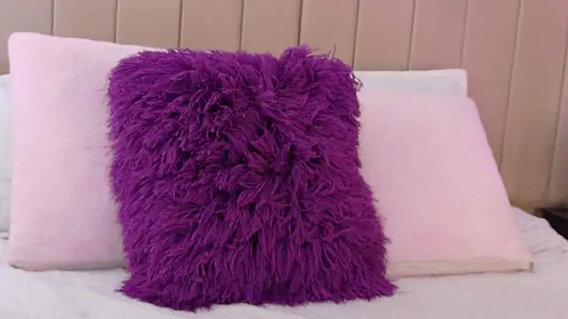 bunny nicolle online show from April 19, 2026, 7:05 pm