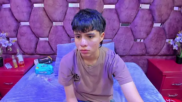 Bruno Cruzz online show from October 22, 2025, 2:12 am