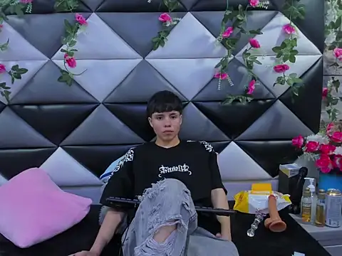 Bruno Cruzz online show from November 9, 2025, 2:43 am