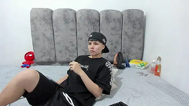 Snapshot of Bruno_Cruzz chatting on June 19, 2026, 2:16 am Bruno Cruzz online show from June 19, 2026, 2:16 am