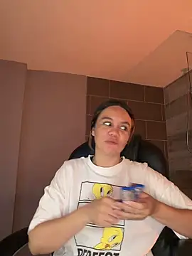 Sky Junne online show from March 9, 2026, 5:50 pm