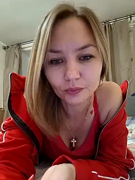 VeroLoverx online show from October 2, 2025, 7:10 pm