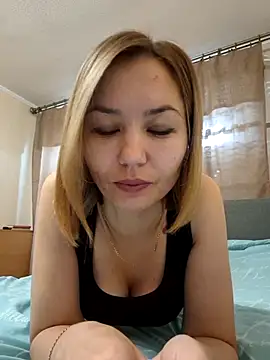 VeroLoverx online show from October 18, 2025, 8:15 am