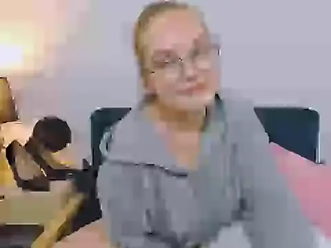 AliceCrazy69 online show from November 17, 2025, 3:18 pm