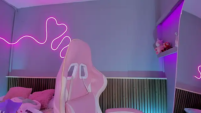 Snapshot of SammyRose_ chatting on May 27, 2026, 8:28 pm SammyRose online show from May 27, 2026, 8:28 pm