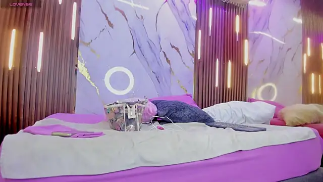 VictoriaDuart online show from September 13, 2025, 8:08 pm