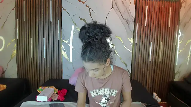 VictoriaDuart online show from October 11, 2025, 8:07 pm