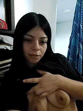 Snapshot of LunaJacobs chatting on October 5, 2025, 12:20 am LunaJacobs online show from October 5, 2025, 12:20 am