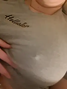 Snapshot of clr1312 chatting on October 31, 2025, 4:57 am clr1312 online show from October 31, 2025, 4:57 am