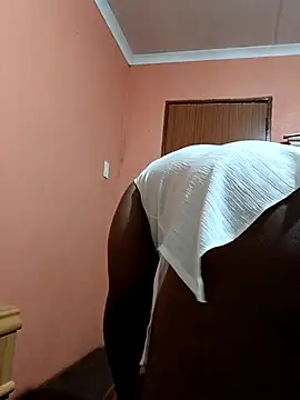 Gyminae online show from April 17, 2026, 6:44 pm