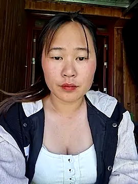 ALIENHR38 online show from May 26, 2026, 6:42 am