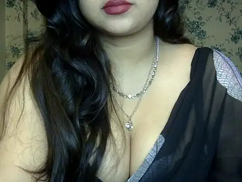 priyaverma00 online show from February 3, 2026, 6:13 pm