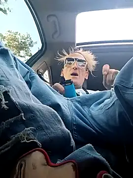 MRTATTWO online show from April 16, 2026, 11:40 pm