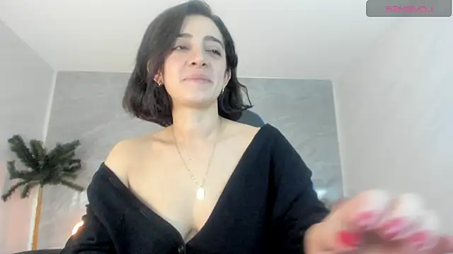 sara lopez s online show from October 2, 2025, 1:34 am