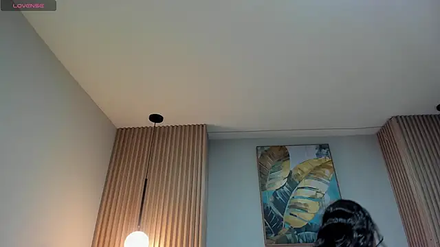 Mila Hank  online show from June 3, 2026, 1:25 pm