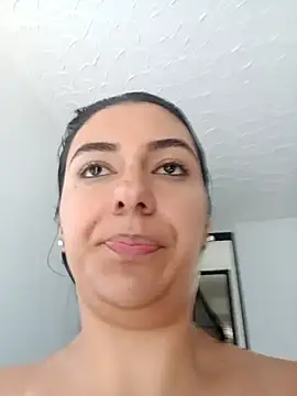 Snapshot of VioletaWalton1 chatting on September 17, 2025, 3:24 pm VioletaWalton1 online show from September 17, 2025, 3:24 pm