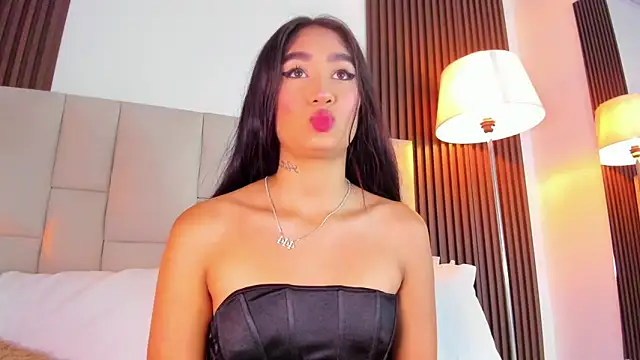 Nicolqueen  online show from June 5, 2026, 11:27 am