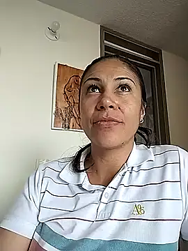 Snapshot of KittyHoleshot87 chatting on October 6, 2025, 5:54 pm KittyHoleshot87 online show from October 6, 2025, 5:54 pm